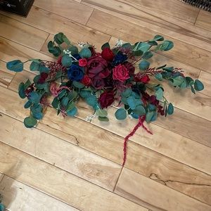 Ling’s Moments table swag with clips